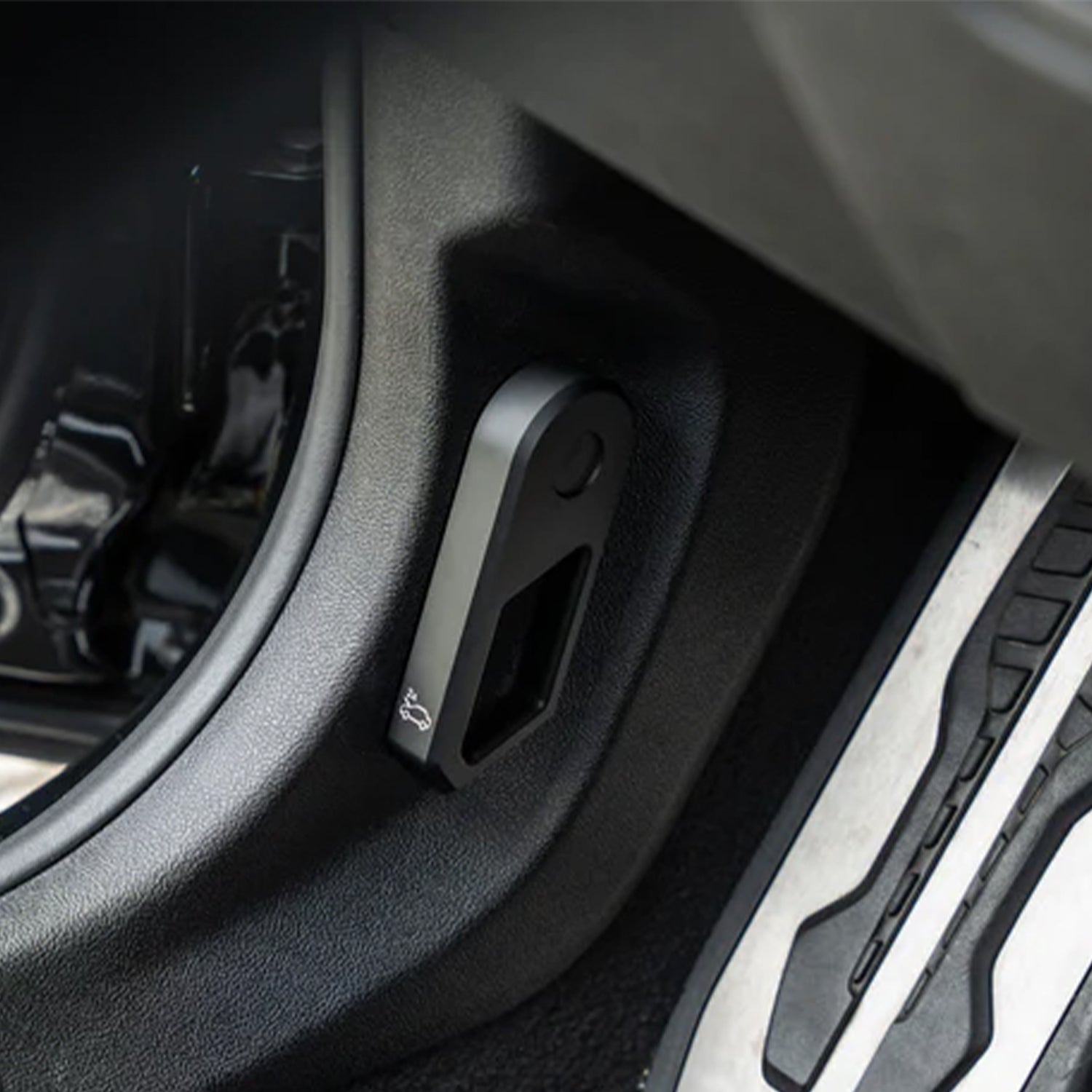 Carbonex BMW M5/M8 Bonnet Hood Latch Handle In Black (F90/F92)