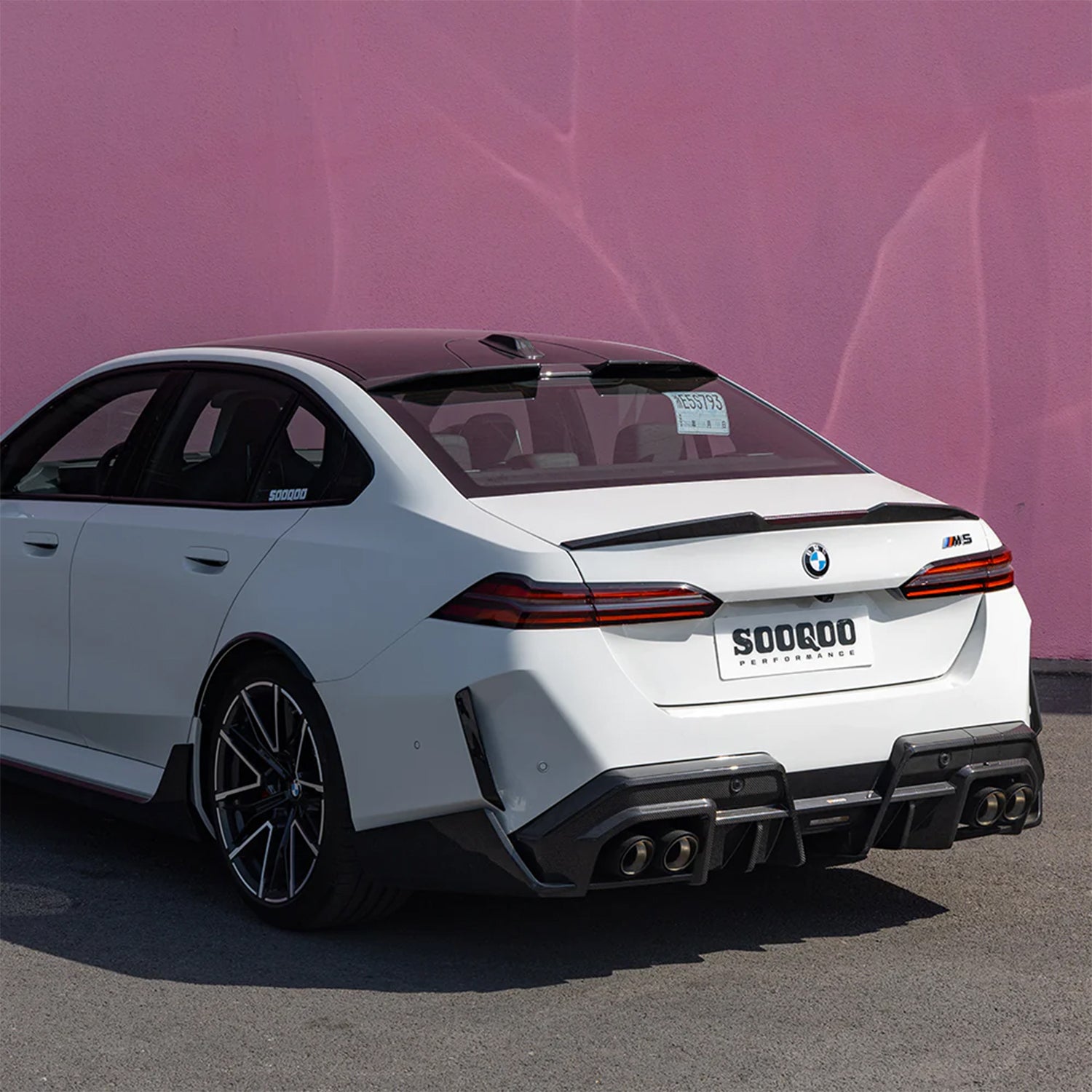 SooQoo BMW G90 M5 Upper Roof Spoiler In Gloss Carbon Fibre
