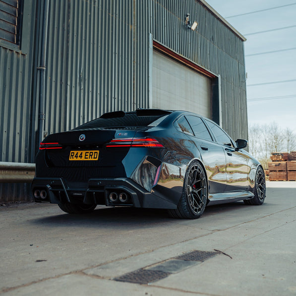 SooQoo BMW G90 M5 Upper Roof Spoiler In Gloss Carbon Fibre
